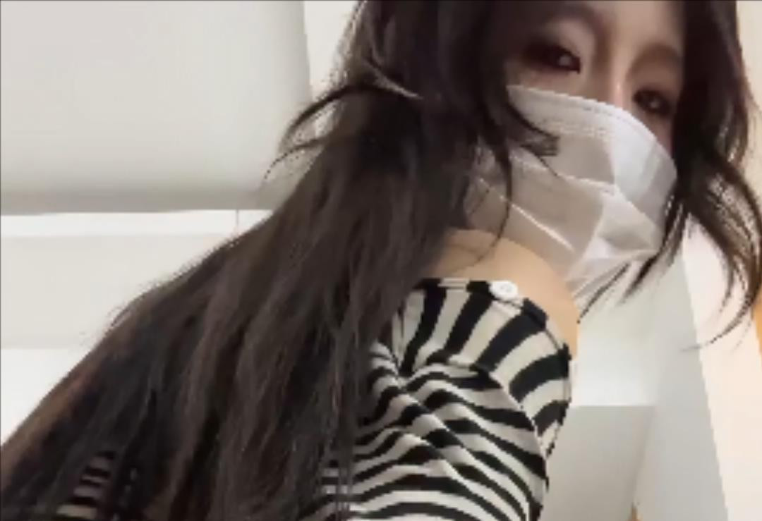 快手丨小小张 粉丝付费群定制热舞(1.27GB/9V)