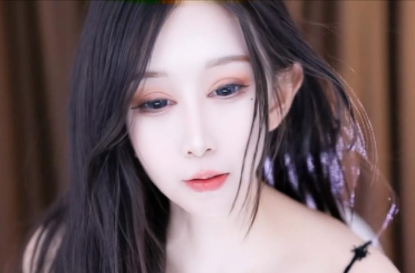 CC丨穗穗 极品御姐土豪万元定制热舞珍藏版(2.04GB/4V)