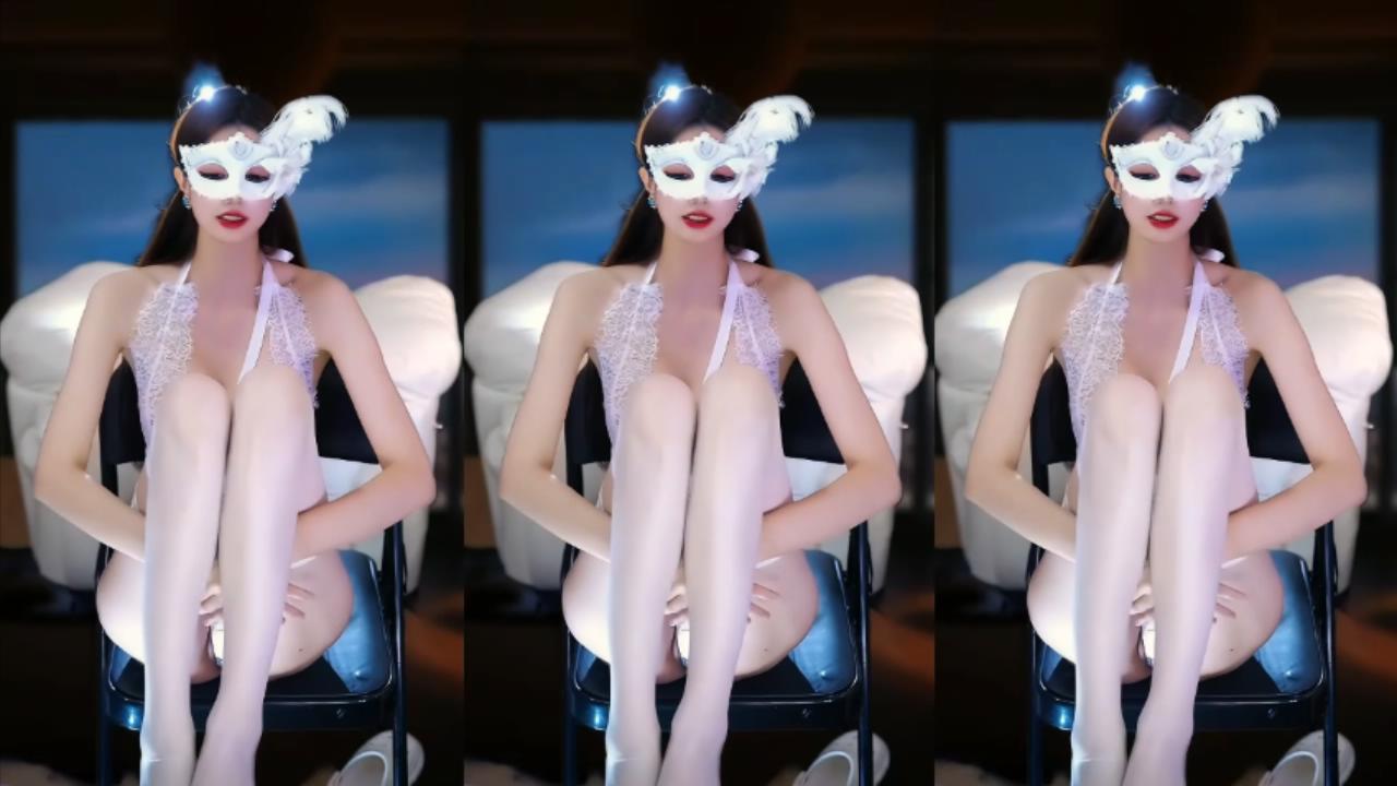 CC丨白妖妖 极品御姐粉丝付费高级群定制热舞(3.64GB/9V)