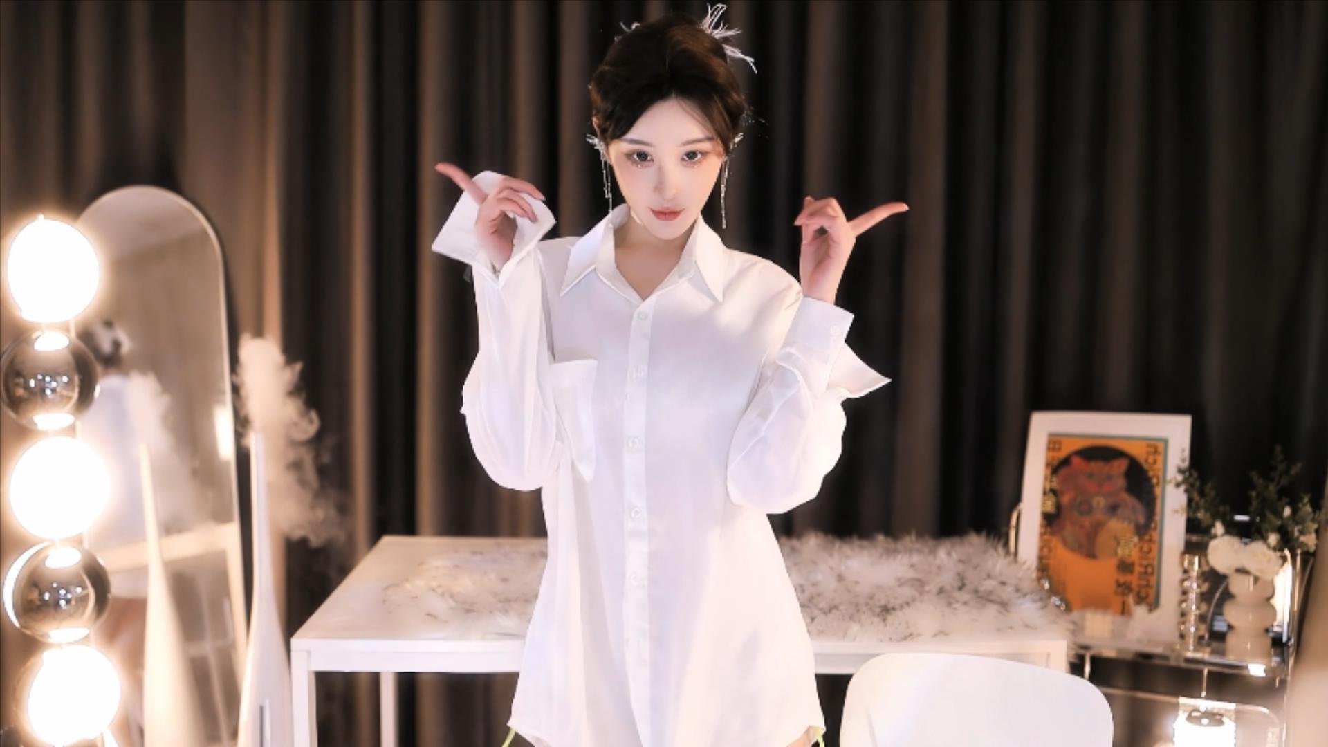 虎牙丨爆汁小秘密 粉丝付费群定制热舞(477MB/1V)